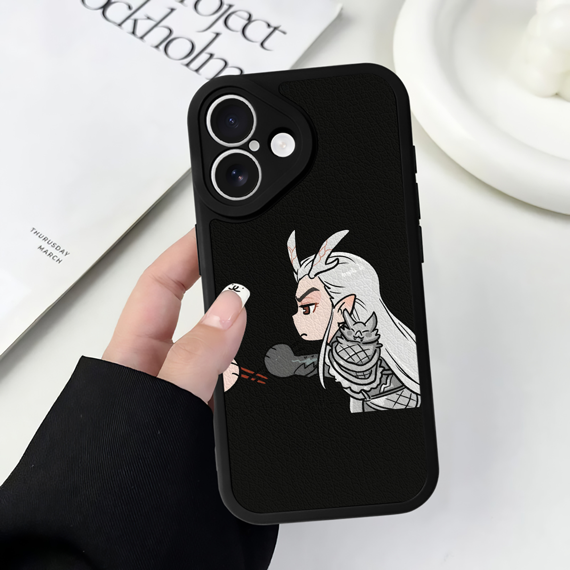 （画像用） Ne Zha 2 ナタ 魔童の大暴れ 【iPhone 16シリーズ対応】シリコンスマホケース（レザー調） 材質：シリコン